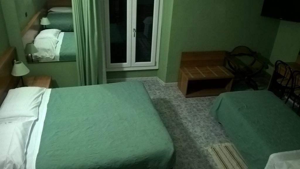 ホテル デル ソル ミラノ 部屋 写真